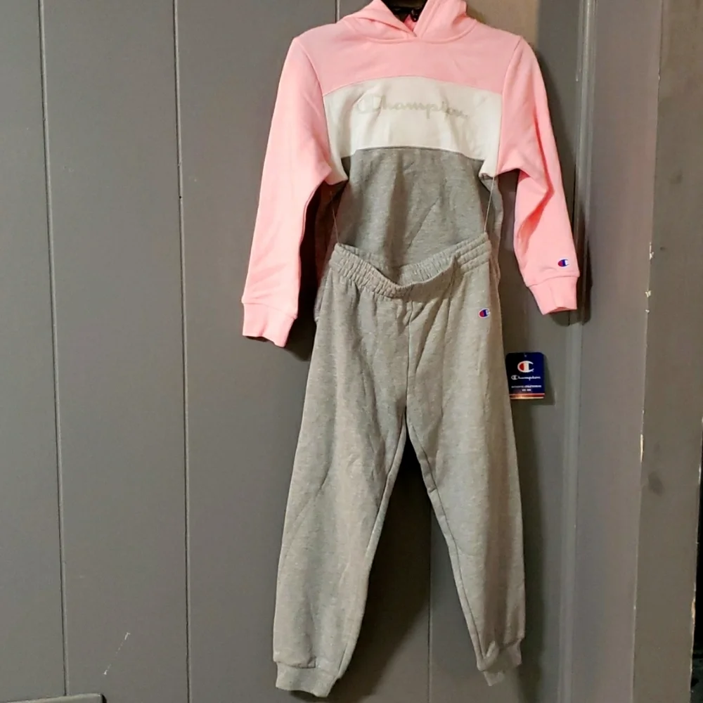 Champion 2 pc outfit